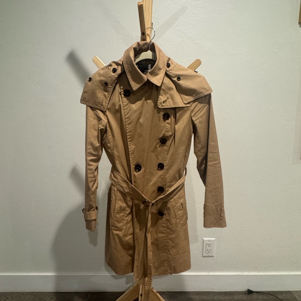 Classic Burberry Trench Coat in Tan